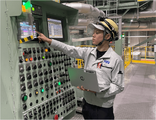 画像:素材技術部 / 広島工業大学専門学校 機械工学科 社員
